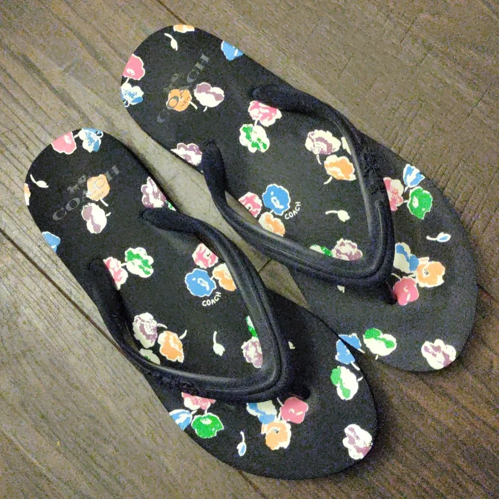 Coach Flip Flops - Picture 1 of 7